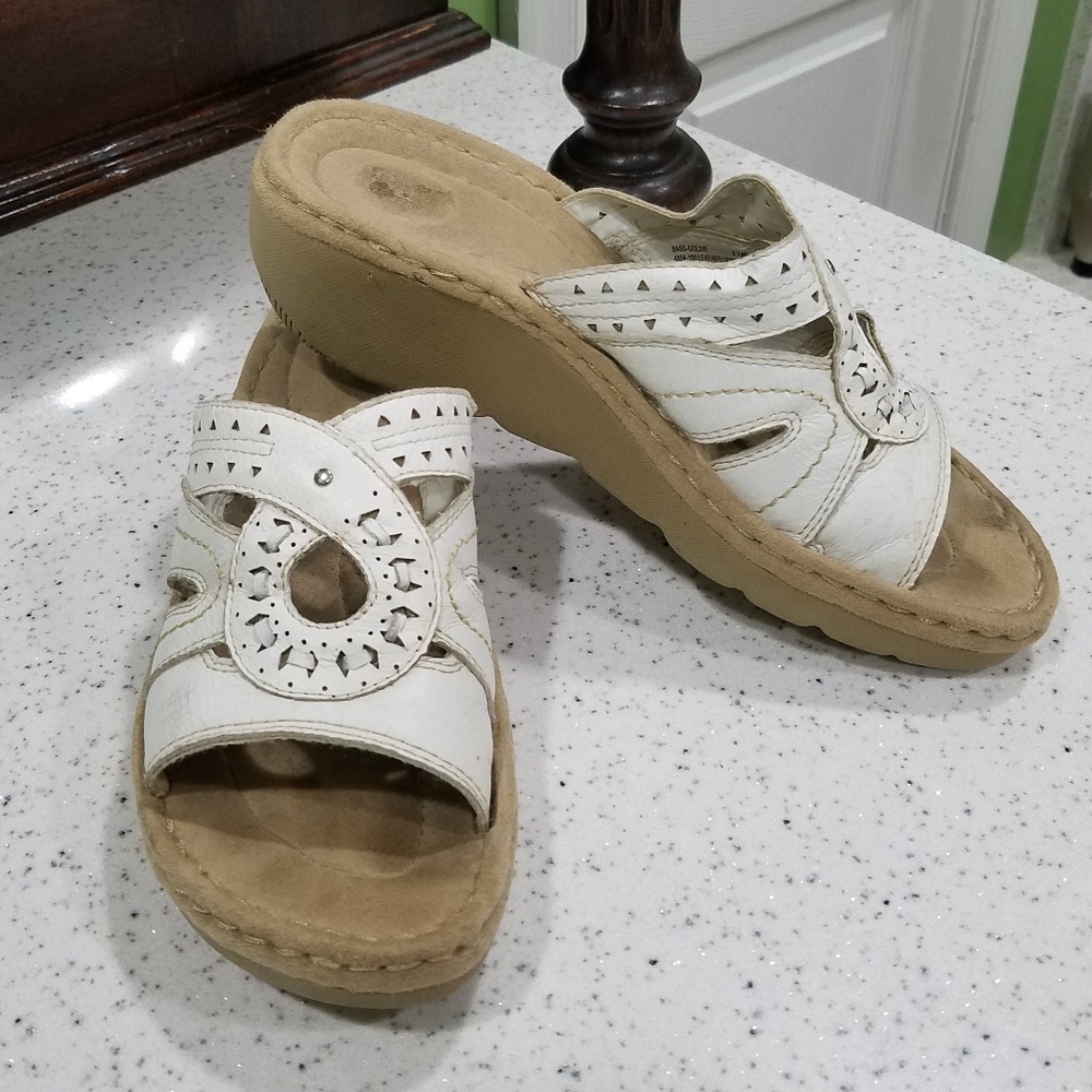 Bass sandals